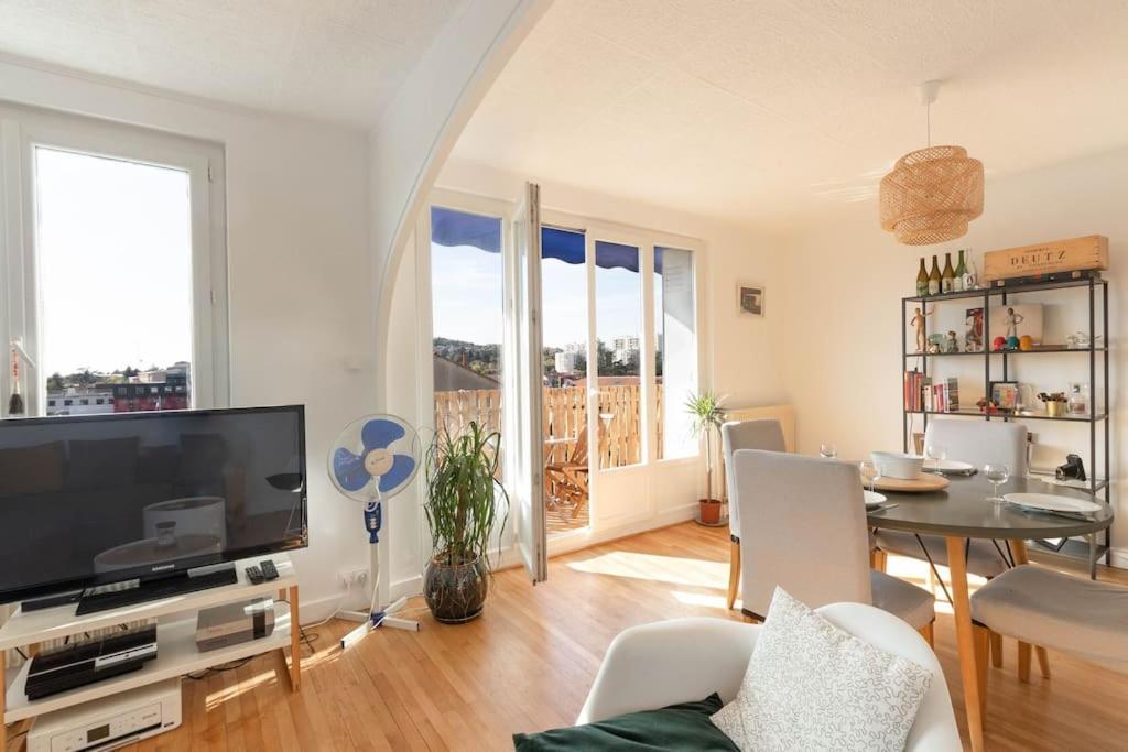 Cabana & Grand Appartement Cosy - Parking & Balcon Villefranche-sur-Saone Exterior photo